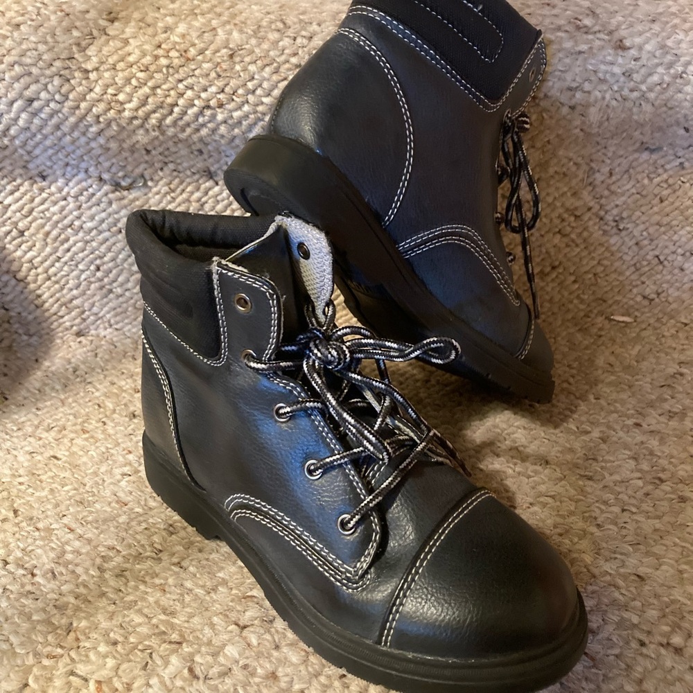 Ruum Navy Blue Ankle Boots